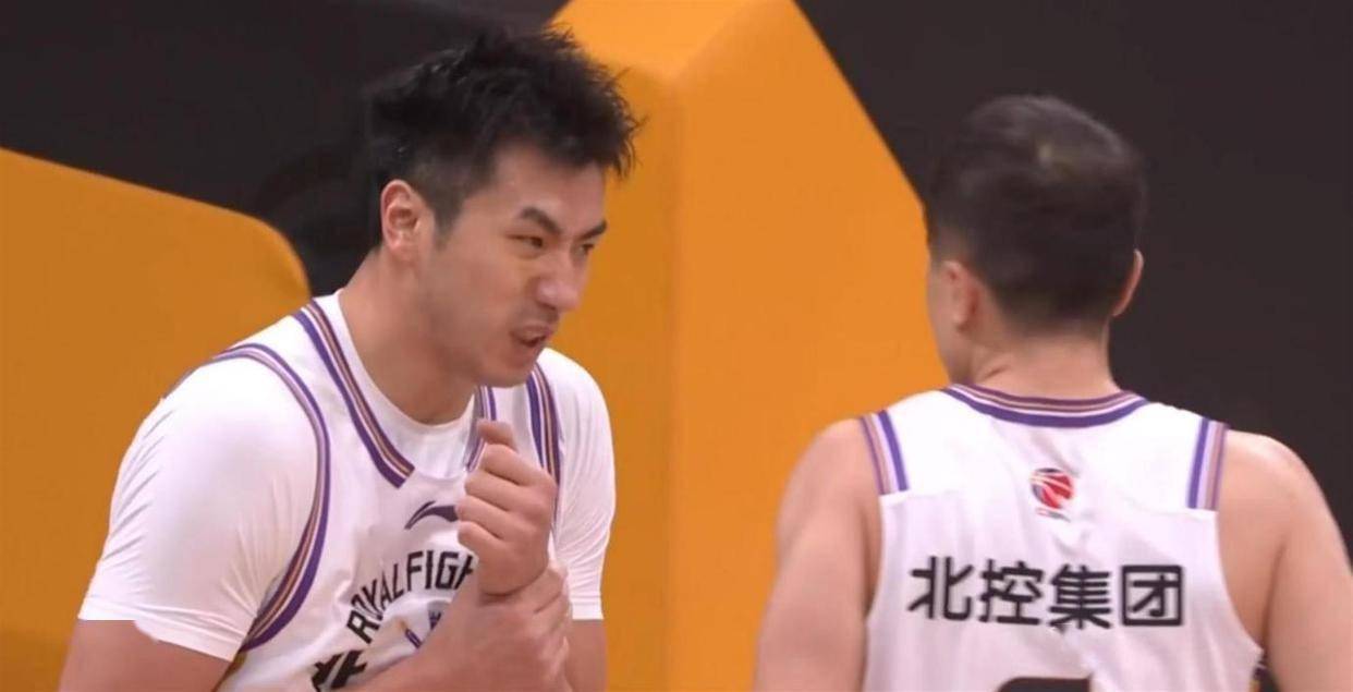 转折点深圳男篮队长鼓劲；足总杯今晚攻防权衡；气氛紧张；训练强度明显提升的简单介绍-凯发体育下载