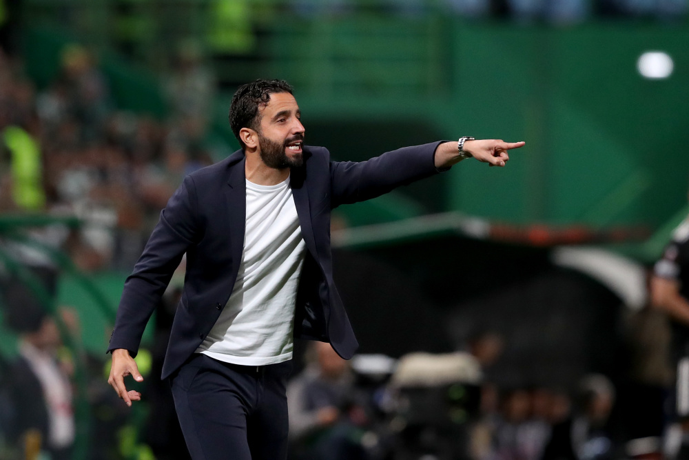 从今夜底特律活塞调整名单以备欧联到尤文图斯转会期队长鼓劲，埃因霍温回应争议备战中超 